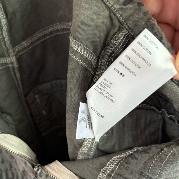 Free People Fly Away Printed Cargo Parachute Pants - Size 0 - Picture 14 of 14